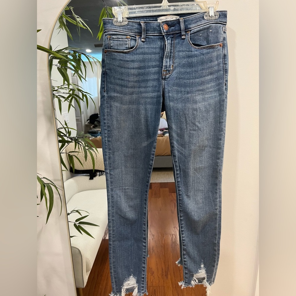 A&F Super Skinny Ankle Jean